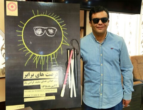 هنرمند نابینا که خورشید را ندیده نقاشی کرد! + عکس