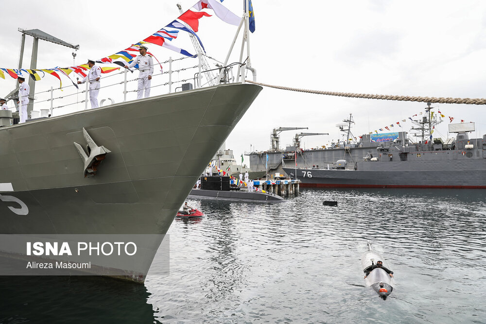 ناوگروه رزمی – آموزشی نیروی دریایی ارتش به آب‌های بین‌المللی اعزام شد