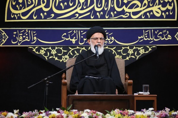ایستادن در مسیر امام زمان(عج) سبب نجات از تاریکی‌ها می‌شود