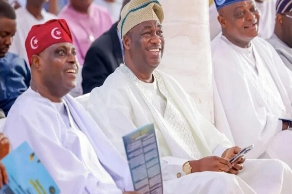 رفتار نیک مسلمانان عامل جذب دیگران به دین باشد