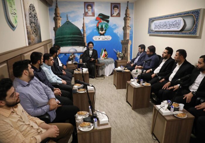 جدایی شیعه از قرآن توهمی بیش نیست