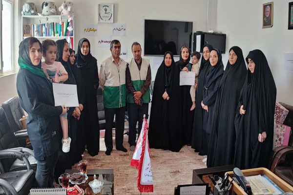 دیدار خادمیاران رضوی لرستان با مددجویان شیرخوارگاه بهزیستی خرم‌آباد