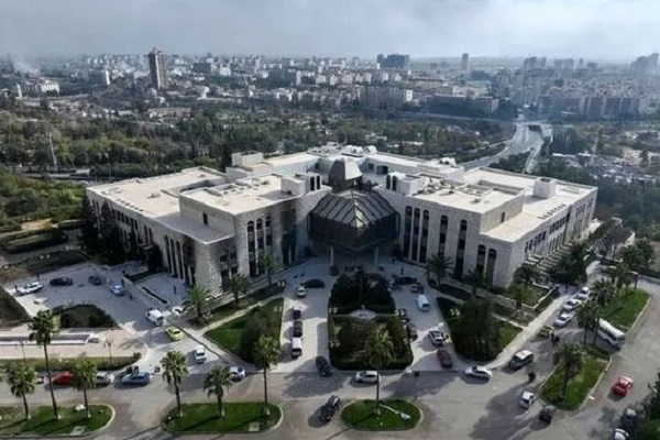 خبرهایی درباره انفجار در مسیر کاخ ریاست جمهوری سوریه خبرهایی درباره انفجار در مسیر کاخ ریاست جمهوری سوریه