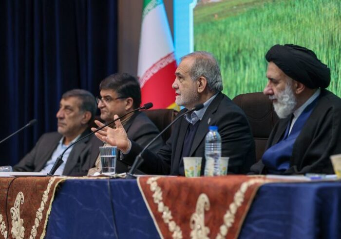 توجه به مردم و شنیدن دغدغه‌هایشان ضرورت دارد