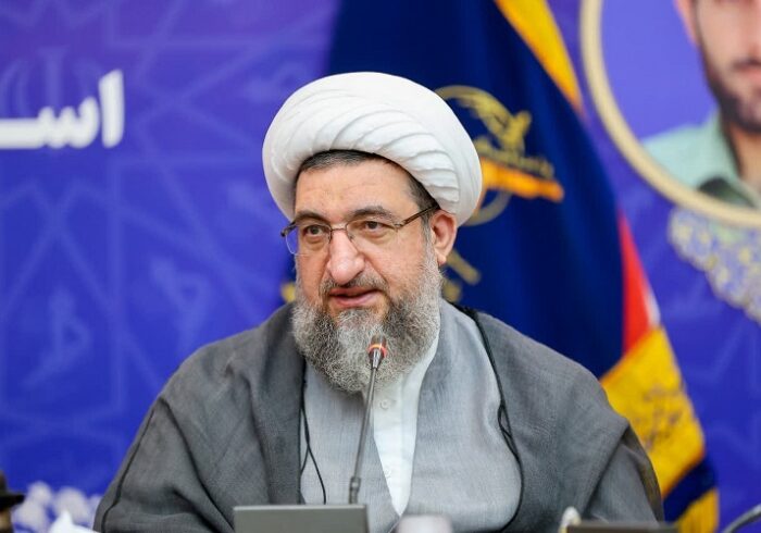 جامعه اسلامی وامدار فداکاریهای پدران و مادران شهدا است جامعه اسلامی وامدار فداکاریهای پدران و مادران شهدا است