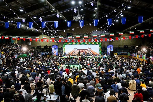 جشن میلاد امیرالمؤمنین(ع) و بزرگداشت شهید سلیمانی در قم برگزار شد جشن میلاد امیرالمؤمنین(ع) و بزرگداشت شهید سلیمانی در قم برگزار شد
