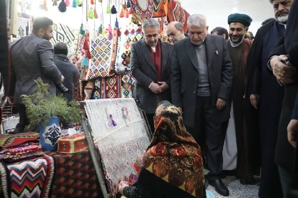 بانوان عنبران آفریننده هنری با ظرفیت جهانی هستند