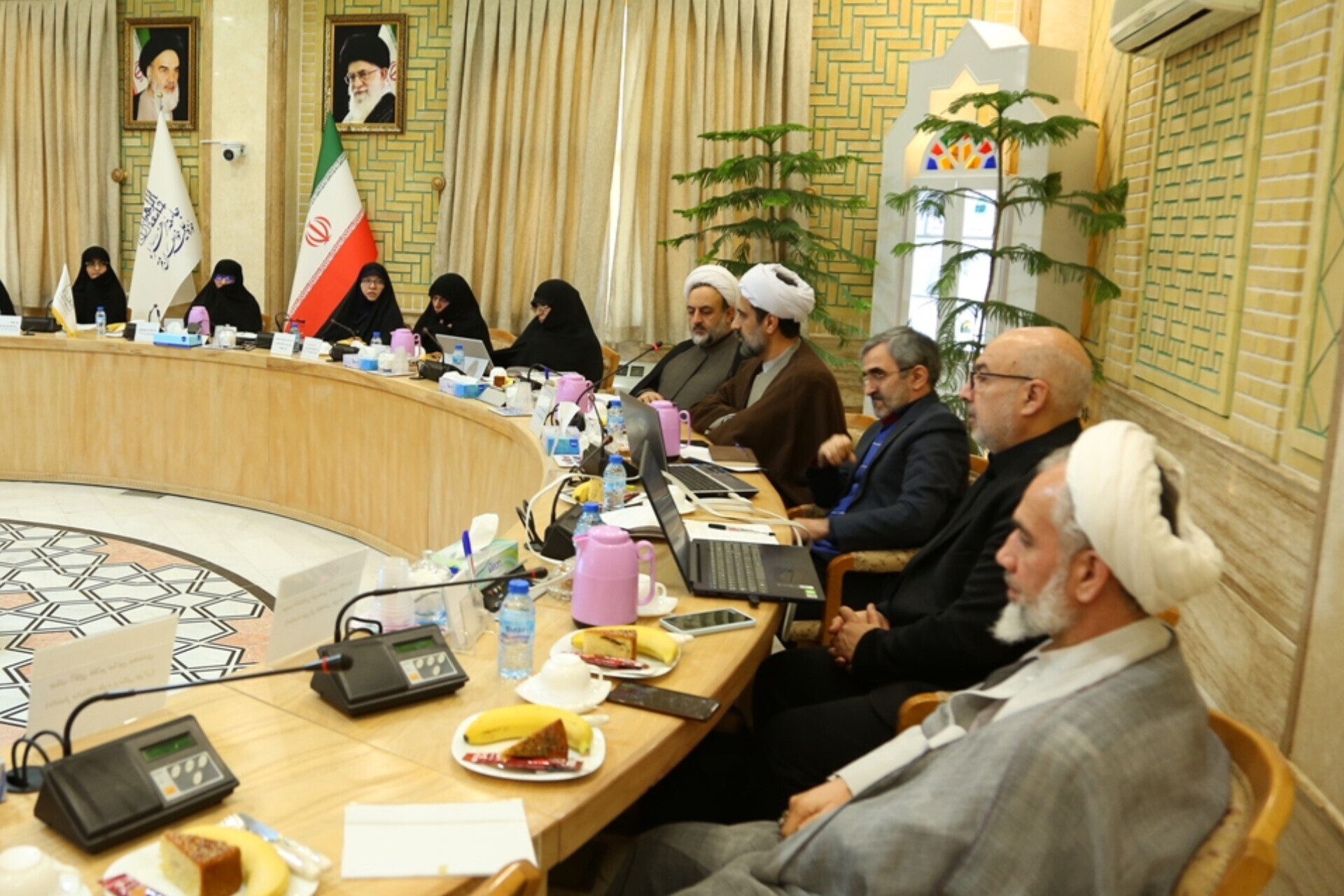 انتقاد دبیر ستاد زنان و خانواده از انتشار نسخه‌های غیرقابل استناد سند سلامت زنان