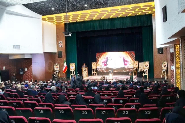 یادواره شهدای جنگ ۱۲ روزه کامیون‌دار لرستان برگزار شد + عکس