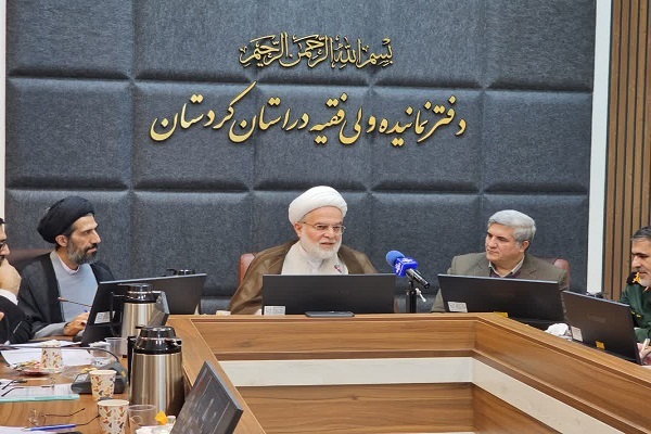 مسئولان با رفتار صادقانه و اقدام به موقع مشکلات مردم را حل کنند