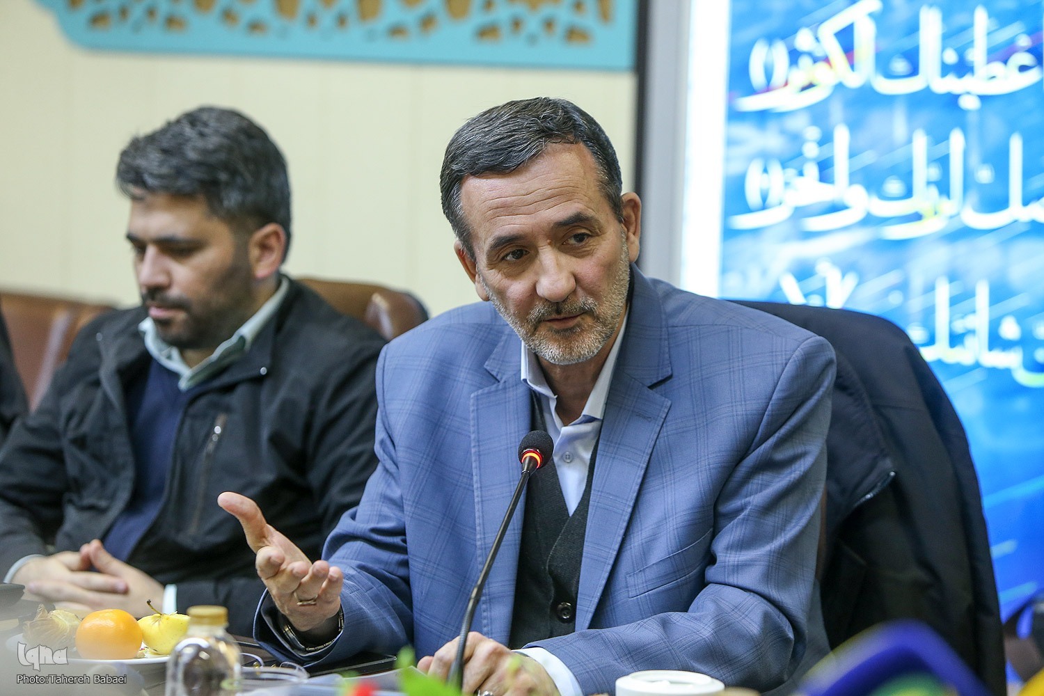 نتیجه حفظ قرآن برای حافظ و جامعه ملموس باشد