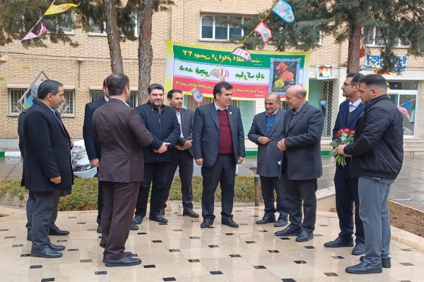 غبارروبی مزار شهید گمنام دانشگاه فرهنگیان لرستان + عکس