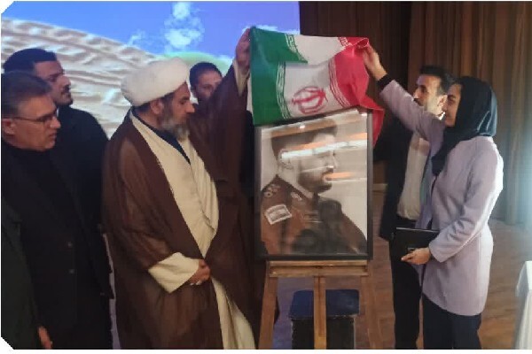 رونمایی از تمثال شهید «مهدی حیدری» در حاشیه جشنواره استانی پوستر نماز