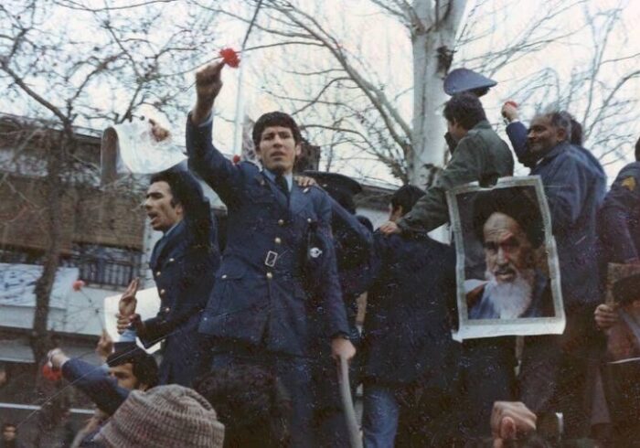 تهران صحنه زورآزمایی انقلابیون و ضدانقلاب + فیلم