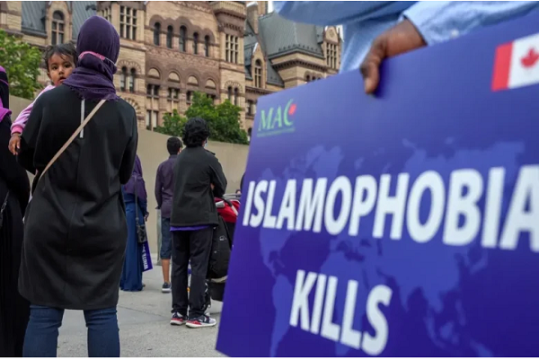 خشم مسلمانان کانادایی از تصمیم دولت برای انحلال دفتر مبارزه با اسلام‌هراسی