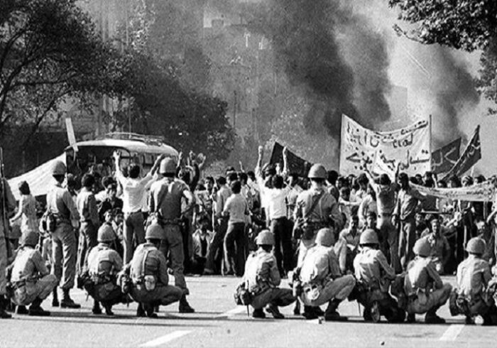 ۲۱ بهمن ۵۷ در تهران چه گذشت + فیلم