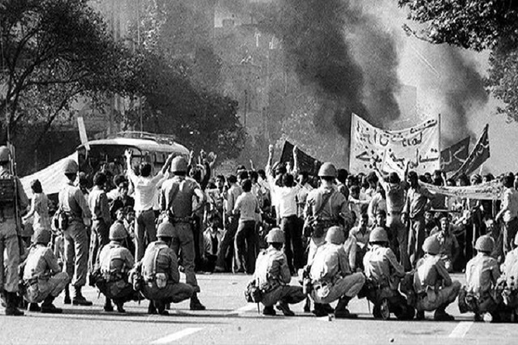 ۲۱ بهمن ۵۷ در تهران چه گذشت + فیلم