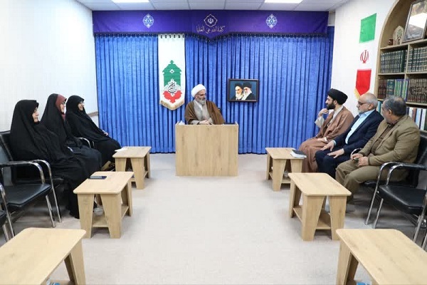 دشمن‌شناسی در مدارس تبیین شود