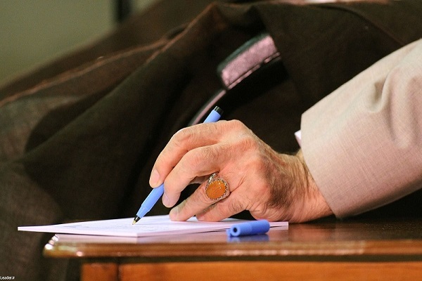 موافقت رهبر انقلاب با عفو یا تخفیف و تبدیل مجازات بیش از دو هزار نفر از محکومان قضایی