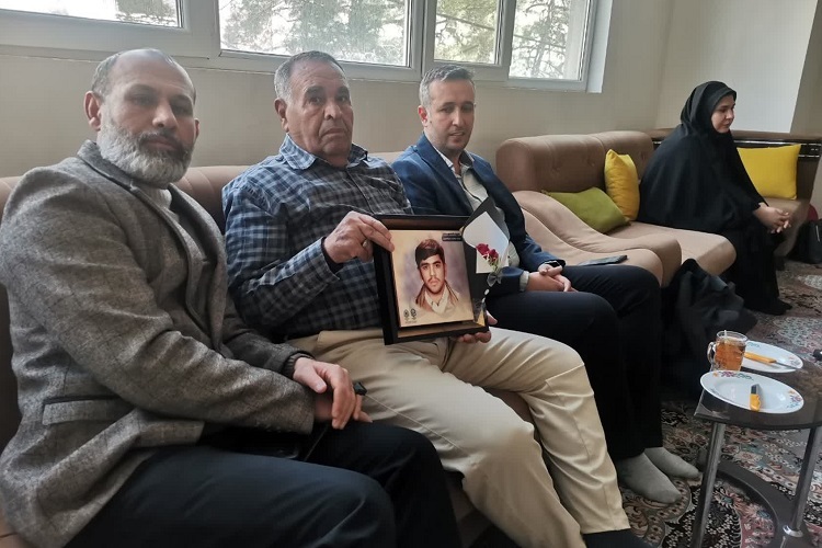 دیدار شماری از مدیران جهاددانشگاهی فارس با خانواده شهید دانشجو