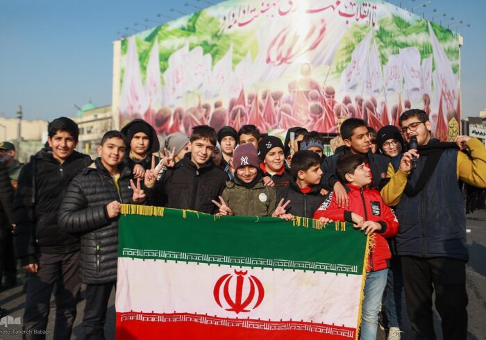 برپایی غرفه‌های فرهنگی و تبیینی در مسیر راهپیمایی ۲۲ بهمن