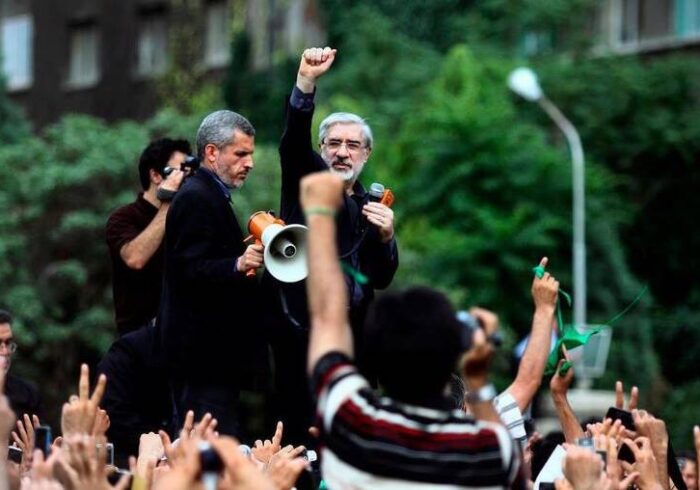 میرحسین موسوی؛ عاقبت سیاستمداری با توهمات و کینه‌های بی پایان +عکس