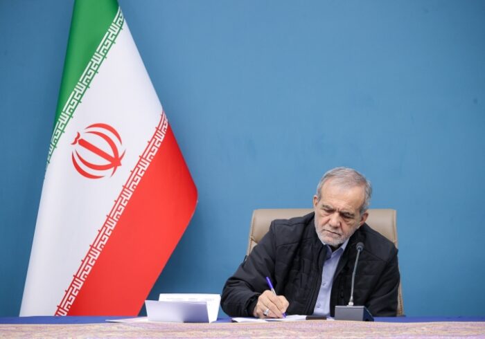 بازوان پرتوان کارگران بهترین تکیه‌گاه دولت در مسیر بازسازی کشور است