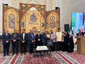 ۳۰۰۰ حافظ قرآنی شیراز تجلیل شدند
