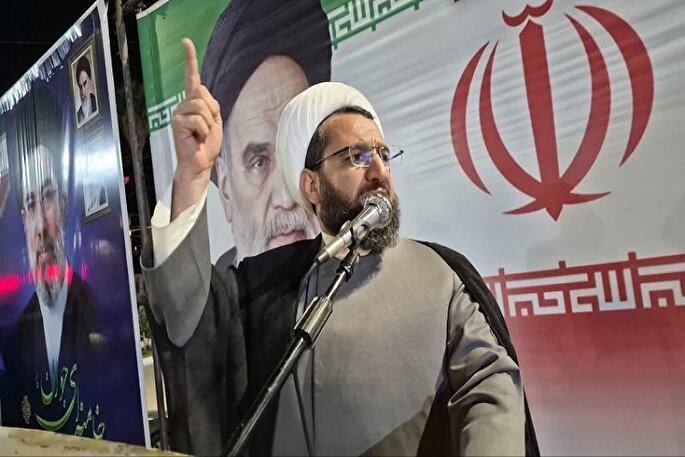 احتکار در شرایط فعلی همکاری با دشمن است