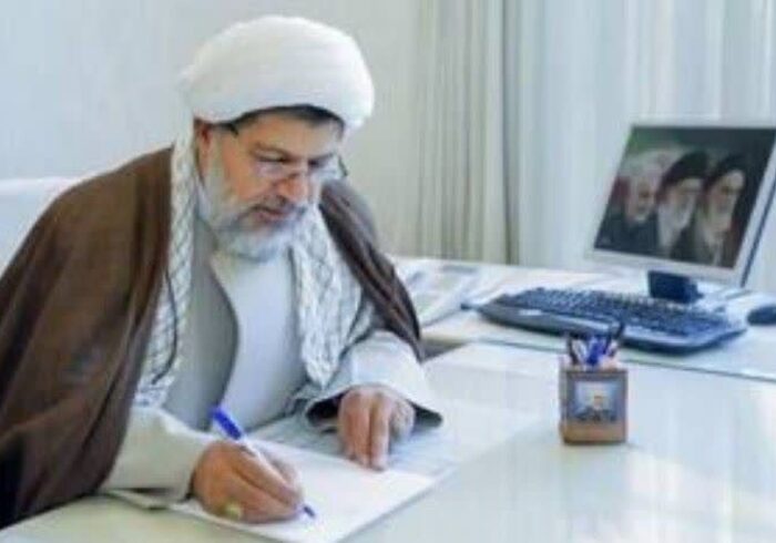 آنان که چراغ فهم می‌افروزند، بی‌گمان در مرتبه‌ای رفیع ایستاده‌اند