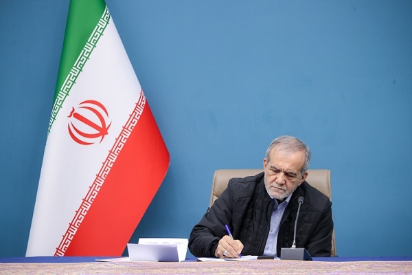 معلمان معماران اصلی «عزت ملی» و «ایستادگی» در نسل‌های آینده هستند
