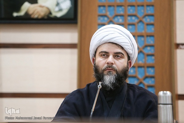 دعوت محمد قمی برای پیوستن به پویش پلاکاردنویسی + فیلم