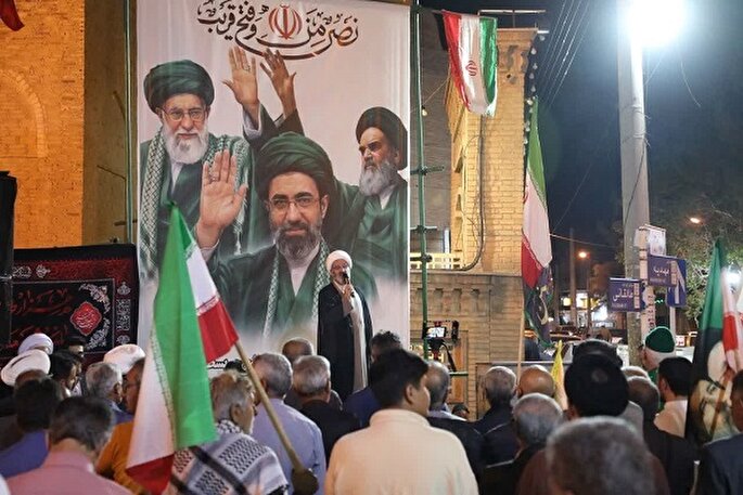 تأکید امام جمعه سمنان بر اتحاد ملی و اطاعت از رهبری