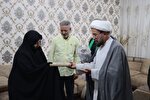 امام جمعه اشکذر از 2 معلم قرآنی مجومرد تجلیل کرد