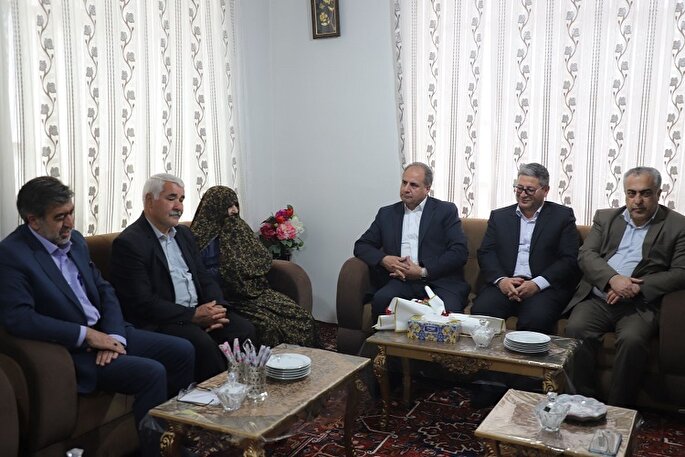 بازخوانی وصایای شهدا قطب نمای حرکت نسل جدید است