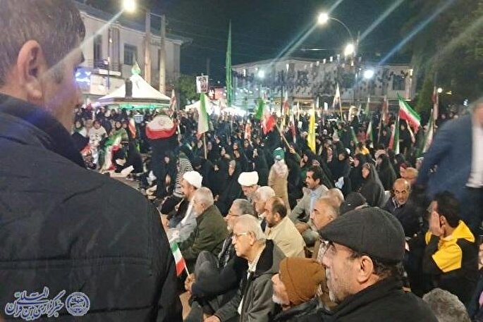شبِ بیعت و انتظار ظهور در میدان شهدای بابلسر