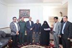 دیدار مدیرکل آموزش و پرورش آذربایجان شرقی با خانواده شهید«مدنی» از شهدای جنگ رمضان
