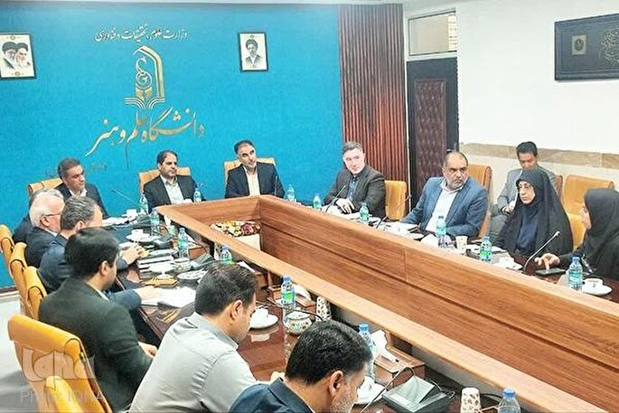 دانشگاه پرچم‌دار حل معضلات جامعه است