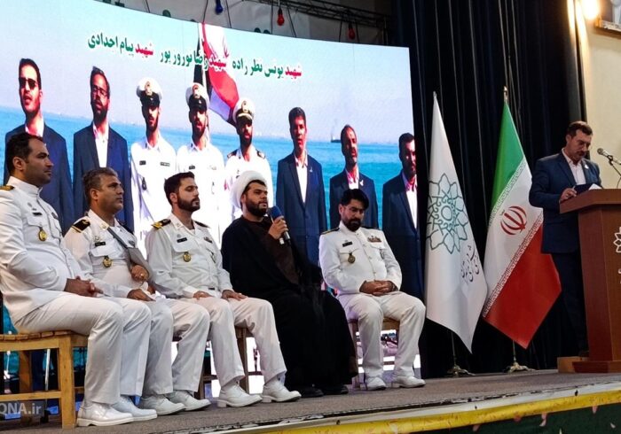 تجلیل جامعه قرآنی از بازماندگان و شهدای ناوشکن قهرمان دنا