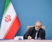 فردوسی بزرگ با سرایش شاهنامه شناسنامه تاریخی و فرهنگی این سرزمین را رقم زد