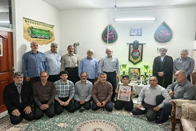 دیدار جمعی از ورزشکاران بسیج لرستان با خانواده شهید «مهدی چنگایی»