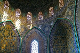 آثار هنری در پرتو علم و دین خلق می‌شوند