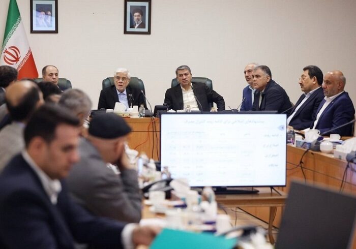 هیچ مسئولی حق اظهارنظر شخصی درباره بنزین ندارد