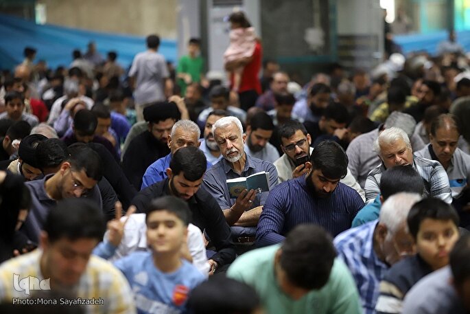 دعای عرفه امروز در سراسر اهواز طنین‌انداز می‌شود