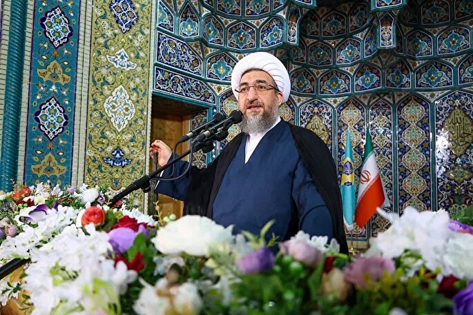 ملت ایران تا تحقق پیروزی در صحنه می‌ماند
