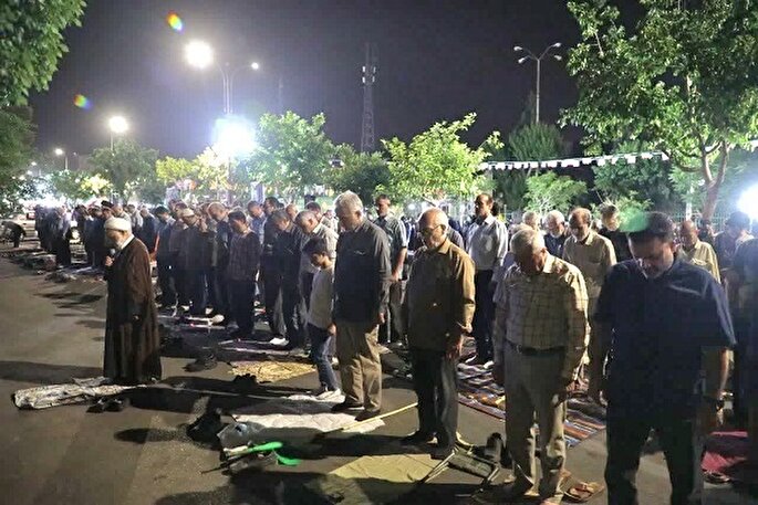 طنین نوای استغاثه مردم سمنان در نودمین شب‌های اقتدار + عکس