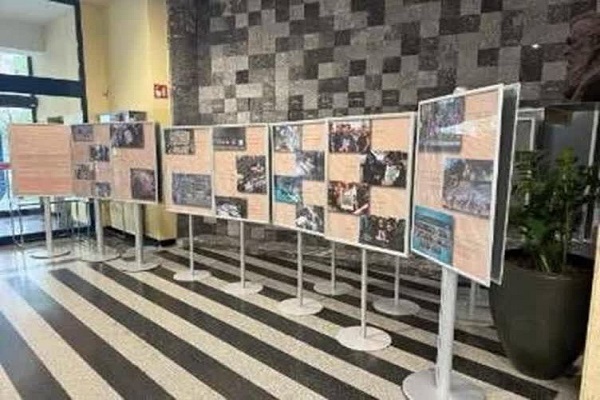 نمایشگاه عکس تراژدی میناب در دانشگاه لوبلیانا برگزار شد