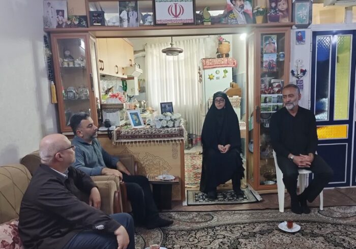 جمعی از جهادگران جهاددانشگاهی گیلان با خانواده شهید ناوچه دنا دیدار کردند