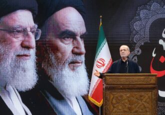 عزت امروز ایران به برکت رهنمودهای رهبر شهید انقلاب است