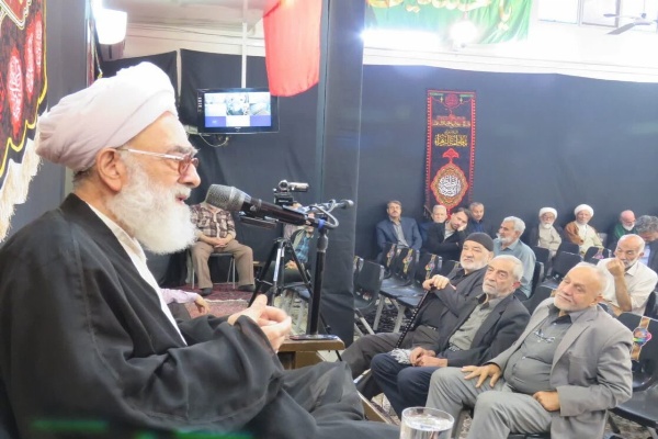 ملت ایران با ستمگران عالم سازش نخواهند کرد